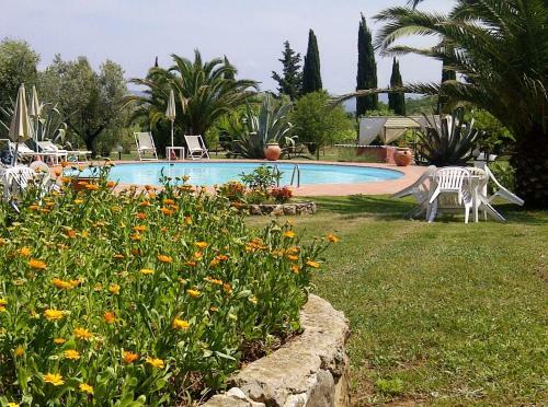 Suvereto Apartment Sleeps 4 T241728