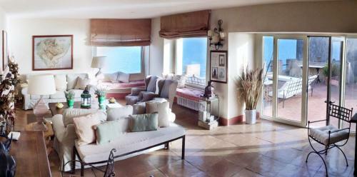 Talamone Villa Sleeps 12 Pool Air Con Wifi