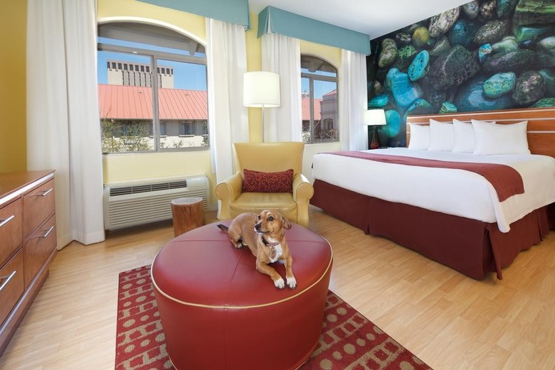Indigo San Antonio Riverwalk Hotel