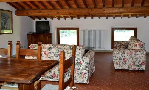 Serravalle Pistoiese Villa Sleeps 8 Pool Wifi