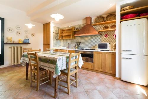 Siena Villa Sleeps 12 Pool Air Con Wifi