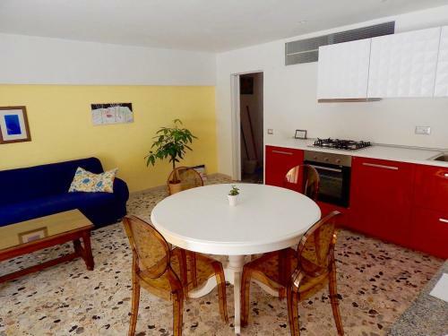Apartamento S122 - Sirolo, Ampio Bilocale In Centro