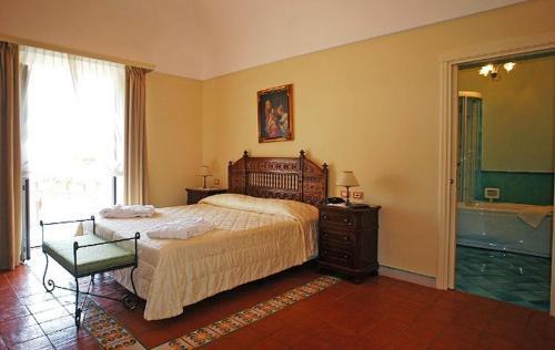 Sorrento Villa Sleeps 22 Pool Air Con Wifi