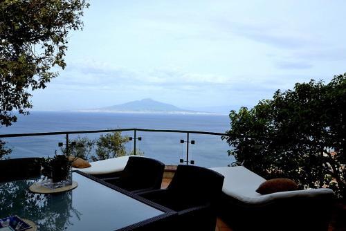 Sorrento Villa Sleeps 2 Pool Air Con Wifi