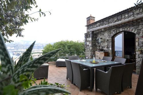 Sorrento Villa Sleeps 2 Pool Air Con Wifi