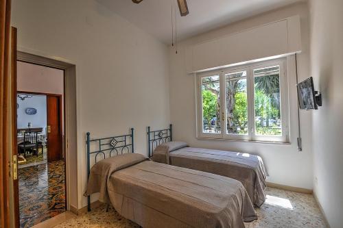 Sorrento Villa Sleeps 16 Air Con Wifi