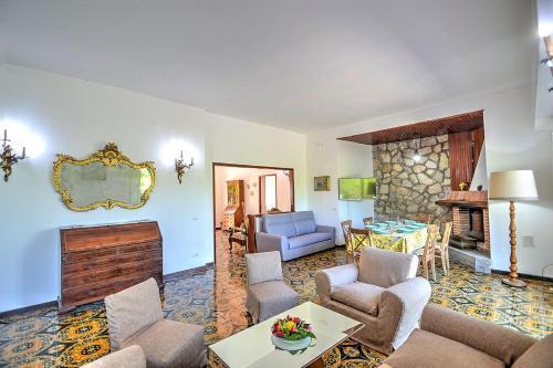 Sorrento Villa Sleeps 16 Air Con Wifi