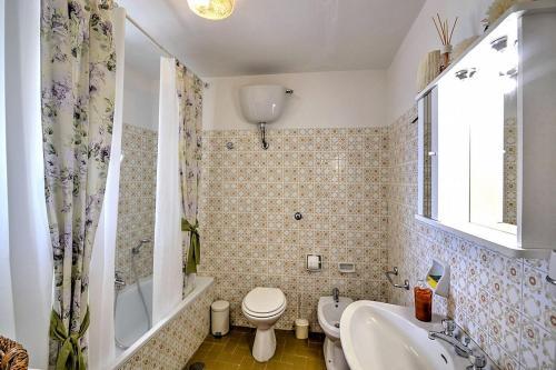 Scala Villa Sleeps 4 Air Con