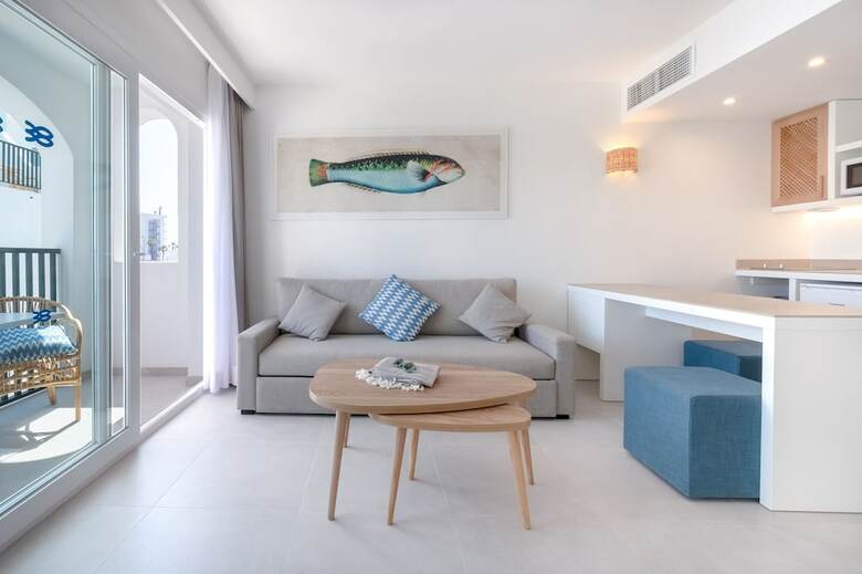 Apartamentos Carema Beach Menorca