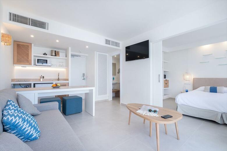 Apartamentos Carema Beach Menorca