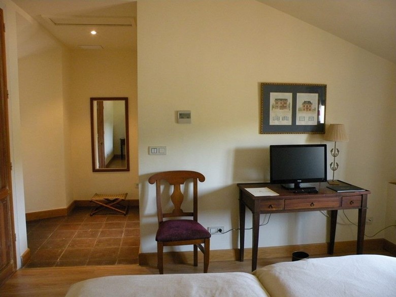 Hotel Posada De Valdezufre