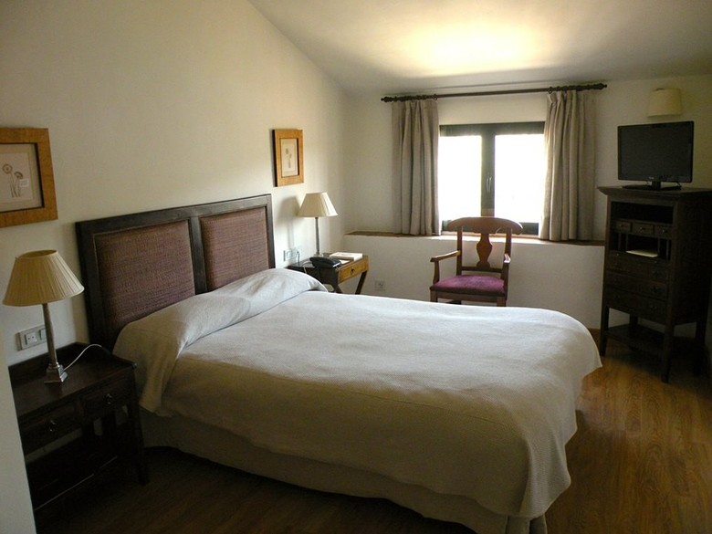 Hotel Posada De Valdezufre
