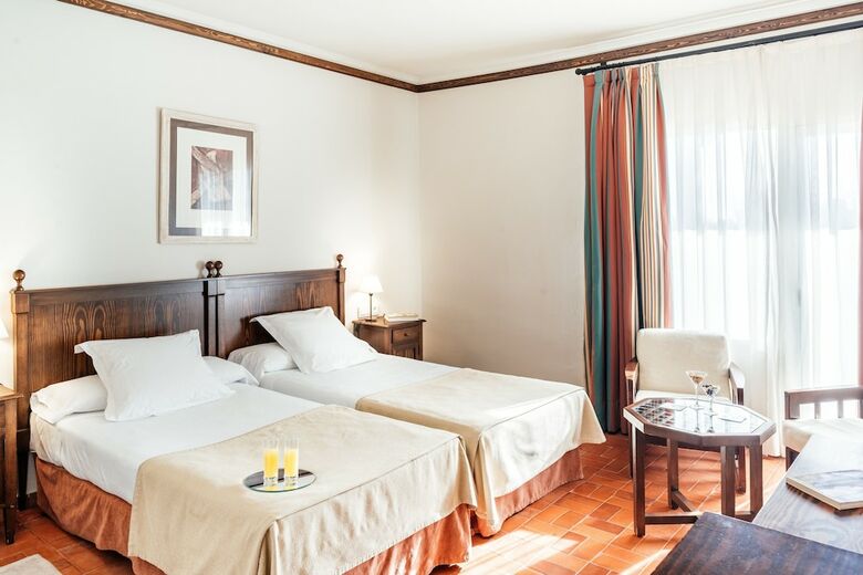 Hotel Parador De Manzanares