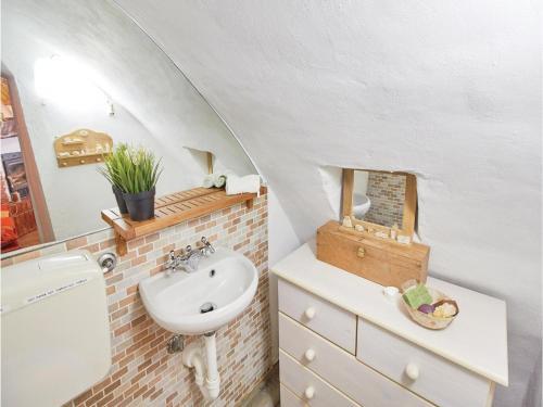 Four-bedroom Holiday Home In Sanremo
