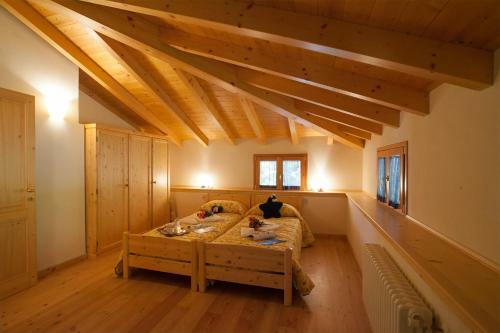 San Siro Apartment Sleeps 8 Pool