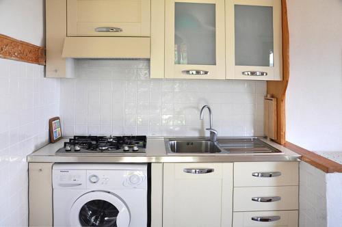 Case Costa Caddu 153s