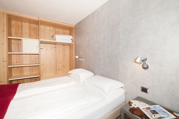Hotel Ambiez Residence