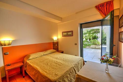 Sant'agata Sui Due Golfi Villa Sleeps 24 Pool Wifi