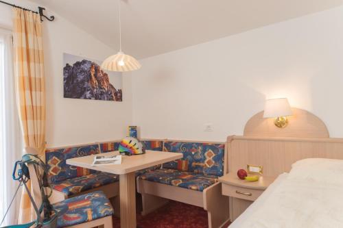 Hostal Kedul Alpine Lodge