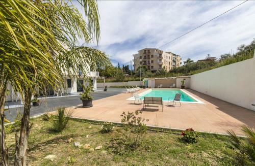 La Dolce Vita, Piscina E Mare