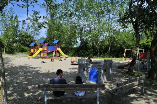 Happy Camp Mobile Homes In Camping Village Rosapineta