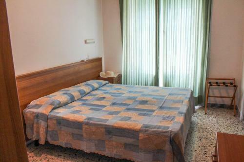 Hotel Holiday
