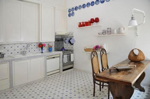 Positano Villa Sleeps 6 Wifi