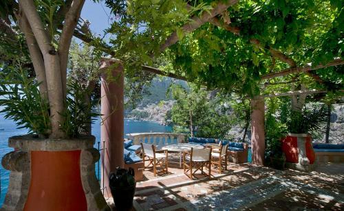 Montepertuso Villa Sleeps 4 Pool Air Con Wifi