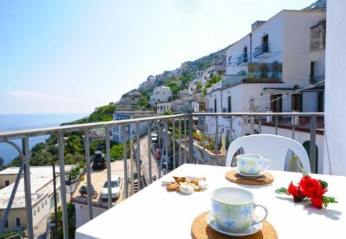 Praiano Apartment Sleeps 5 T721480