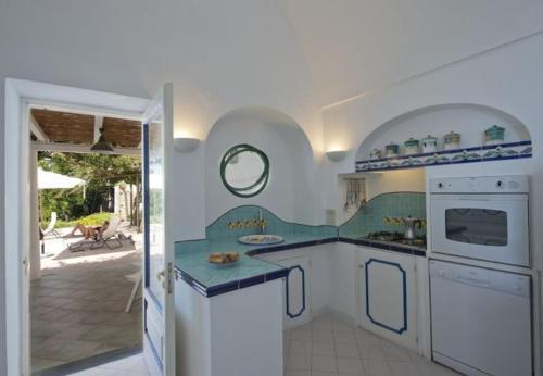 Praiano Villa Sleeps 6 T721533