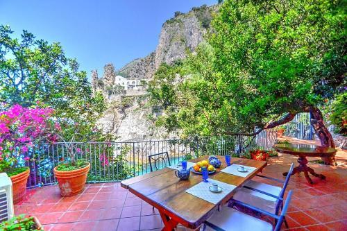 Praiano Villa Sleeps 14 Pool Air Con Wifi