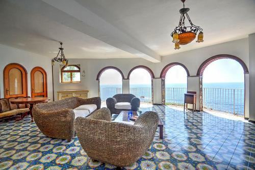 Praiano Villa Sleeps 14 Pool Air Con Wifi