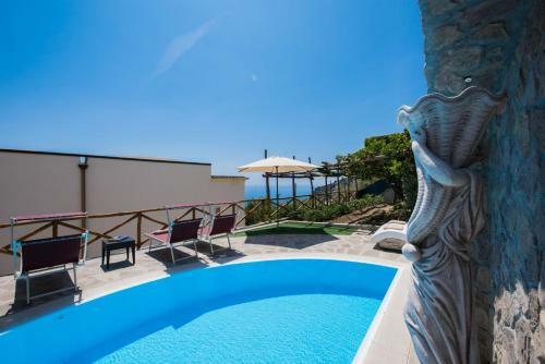 Praiano Apartment Sleeps 5 Pool Air Con Wifi