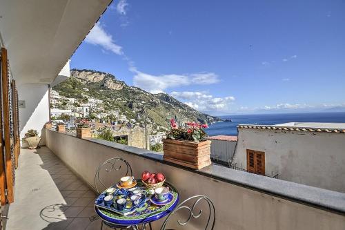 Praiano Villa Sleeps 5 Air Con Wifi