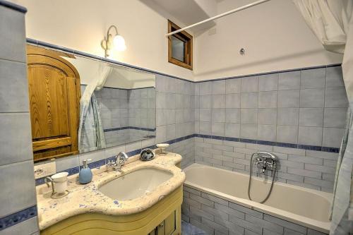 Praiano Villa Sleeps 5 Air Con Wifi