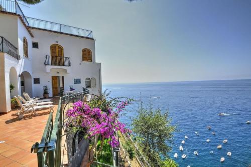 Praiano Villa Sleeps 10 Air Con Wifi