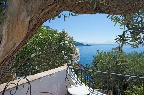 Praiano Villa Sleeps 8 Air Con Wifi