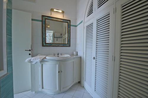 Praiano Villa Sleeps 8 Air Con Wifi