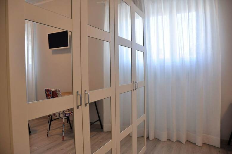 Hostal Dimora 16 Rooms & Garden