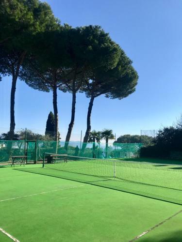 Apartamento Residence "delfino" Con Piscina E Campo Da Tennis