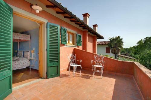 Ostina Villa Sleeps 12 Pool Wifi