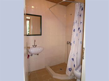 Hotel Atheaton Guesthouse