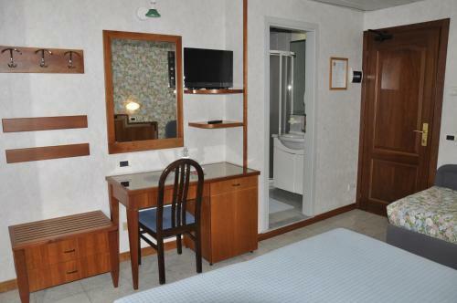 Hotel De France