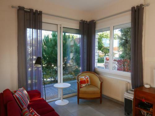 Agr�able Petite Maison Avec Jardin Clotur�