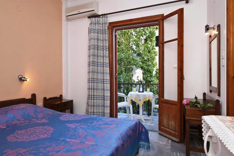 Hotel Marisa Rooms