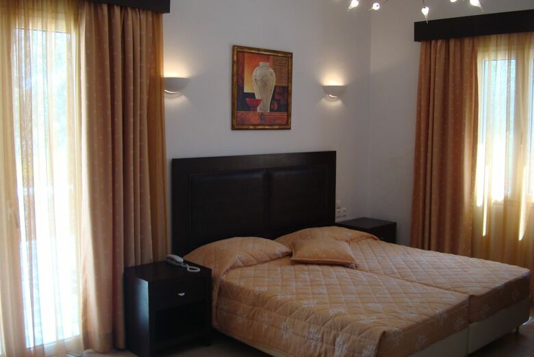 Giannoulaki Village Hotel