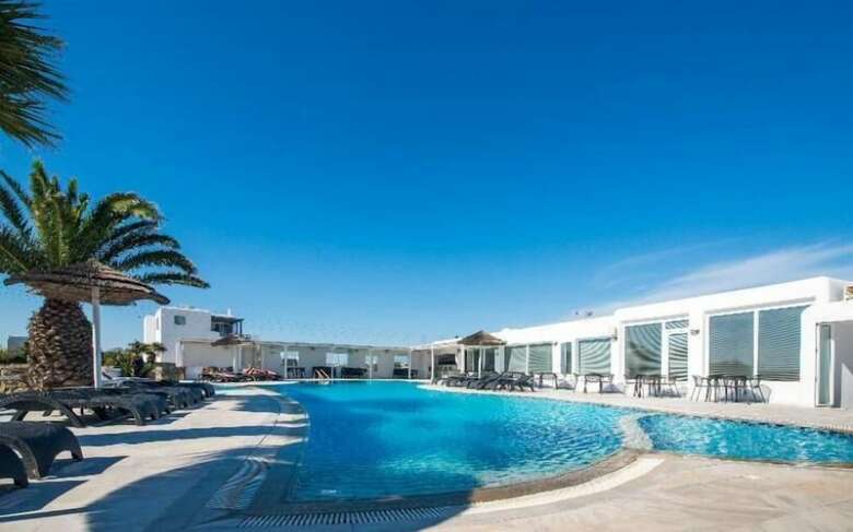 Giannoulaki Village Hotel