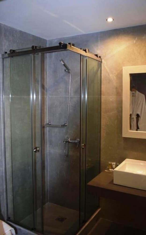 Giannoulaki Village Hotel