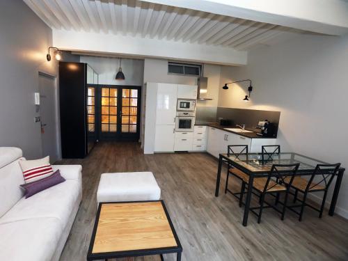 Apartamentos La Terrasse Carnot, In Annecy Downtown