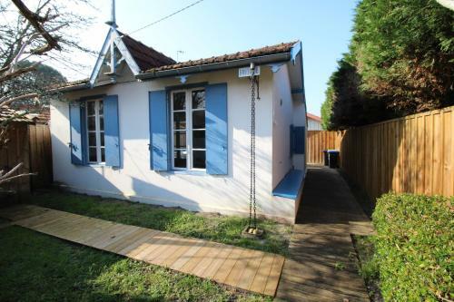 Petite Maison Typique Ar�s